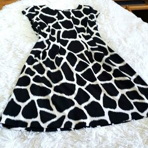 MICHEAL Kors Dress, Black and White, Capped Sleeves Size 6